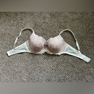 Victoria’s Secret Body by Victoria Size 34D Beige Rhinestone Lace Lined Demi Bra